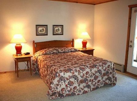 High Village Breezy Point Bagian luar foto